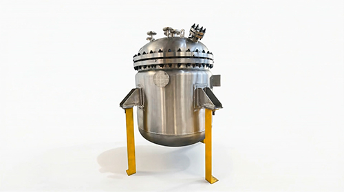 自研开发500L三层复合+衬钽油加热蒸发釜